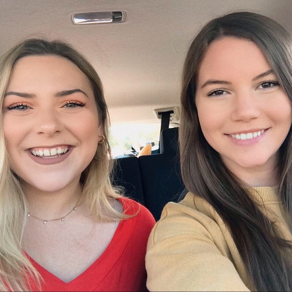 Welcome to J’s closet! Make me an offer 🦋✨💰 - Picture 4 of 4